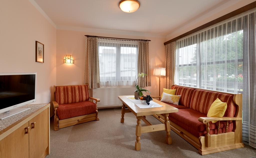 Cafe Rainer Lägenhet Sankt Johann in Tirol Exteriör bild