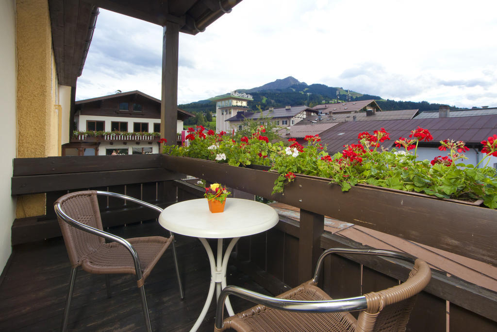Cafe Rainer Lägenhet Sankt Johann in Tirol Exteriör bild